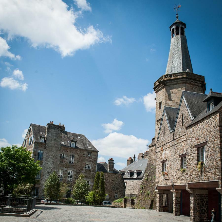 Hotel Particulier Le Mercier De Montigny -Une Nuit Sur Les Remparts- Fougeres Exterior photo